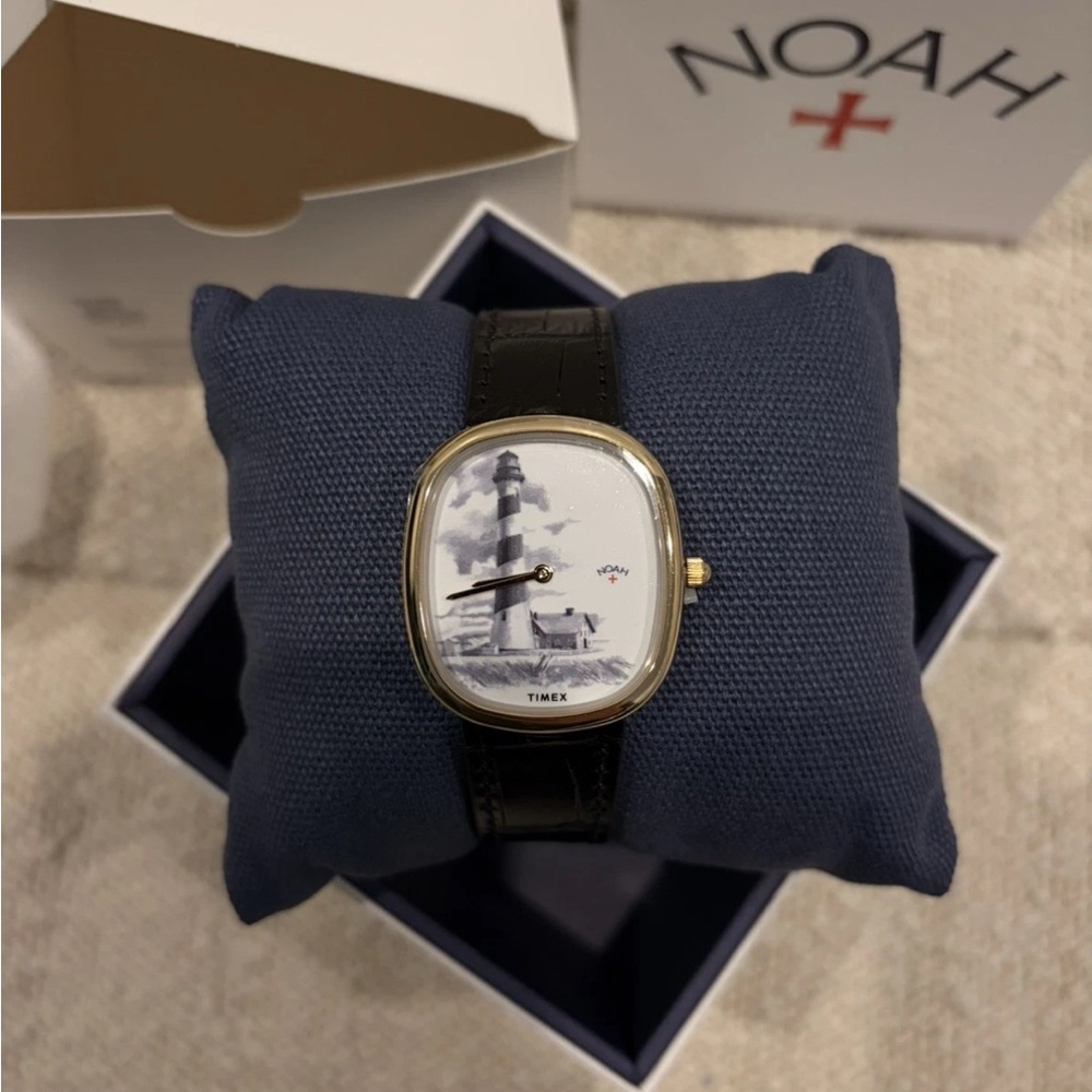 Noah x Timex Lighthouse (TW2Y55400) Watch, Unworn, - Brand New in Box & Papers - Picture 3 of 9